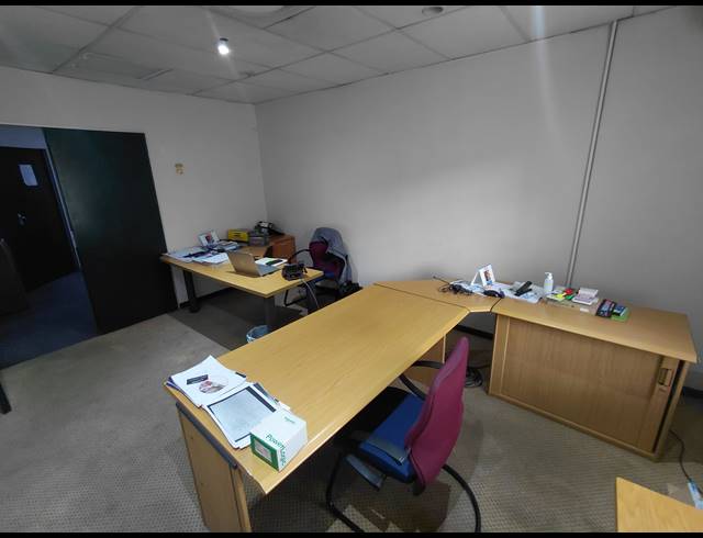 240M² OFFICE TO LET IN HALFWAY HOUSE